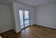 Kleine 2 Zimmerwohnung mit großem Westbalkon und Einbauküche!