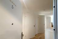 Exklusiv und komplett möblierte 3-Zimmer-Terrassenwohnung für gehob. Ansprüche // Excl. and fully furnished 3-room terr. apt for discerning tastes //