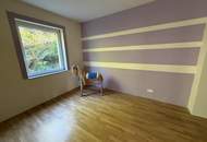 "Gediegene Villa, große Wohnfläche, viele Garagenplätze"