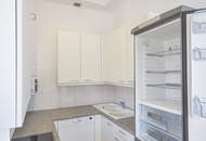 Helle 3-Zimmer-Dachgeschoß-Wohnung mit Blick auf die Votivkirche