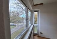 GEMÜTLICHE und HELLE 4 Zimmer-WOHNUNG - LOGGIA -LIFT