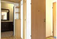 Lichtdurchflutete Wohnung mit Balkon und Grünblick