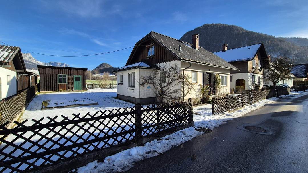 Bad Aussee: Kleines Haus mit Garten in Panoramalage