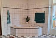 Einzigartiges Anwesen mit Innenhof, Geschichte und außergewöhnlicher Substanz