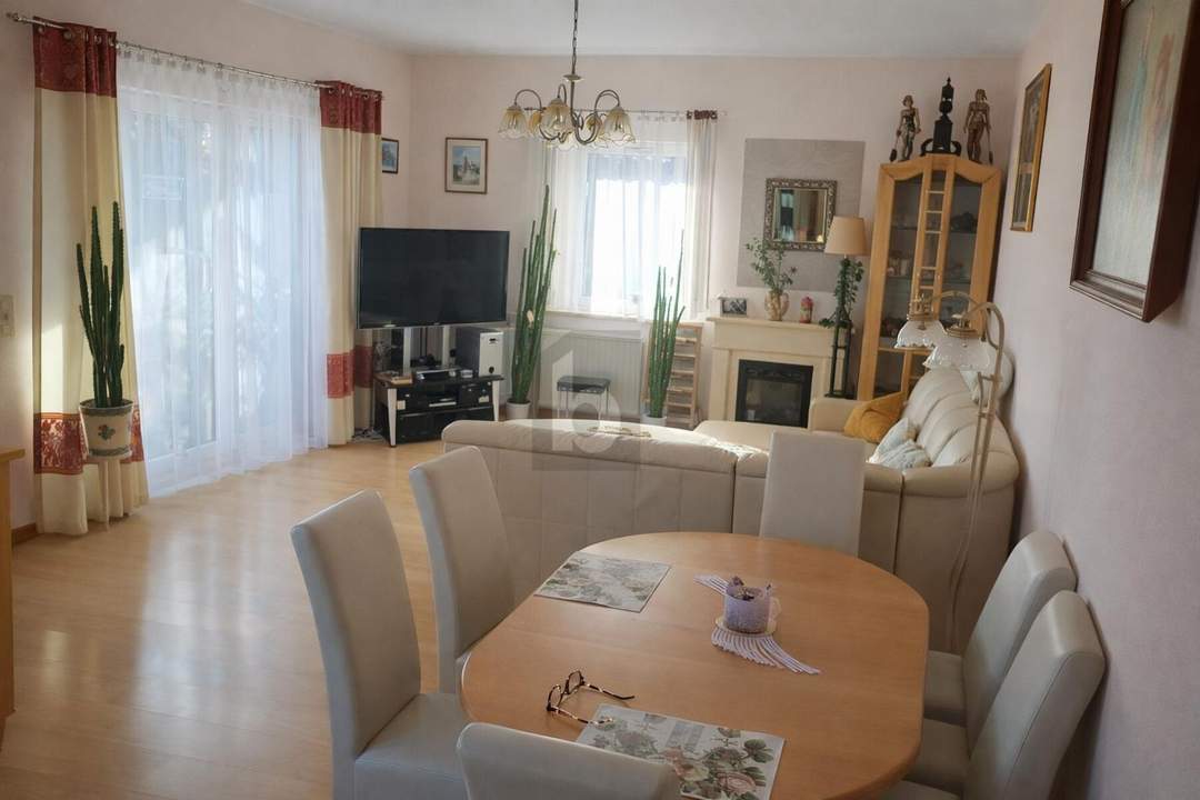 GARTENWOHNUNG MIT GROßEM GARTEN &amp; TERRASSE