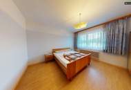 Zweifamilienhaus mit zwei separaten Wohneinheiten, Balkon, Garage und Carport in ruhiger Lage von Knittelfeld