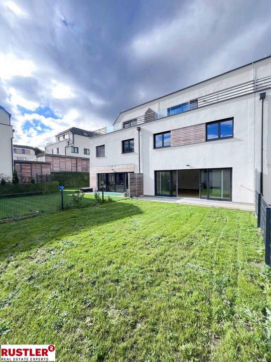 Exklusiver Erstbezug nahe dem Wienerwald – Reihenhaus mit 2 Stellplätzen