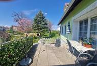 RARITÄT IN HOLLABRUNN: CHARMANTES, SANIERUNGSBEDÜRTIGES LANDHAUS MIT BAULANDRESERVE IN SEHR GUTER WOHNLAGE MIT HERRLICHEM GARTEN SAMT ALTBAUMBESTAND