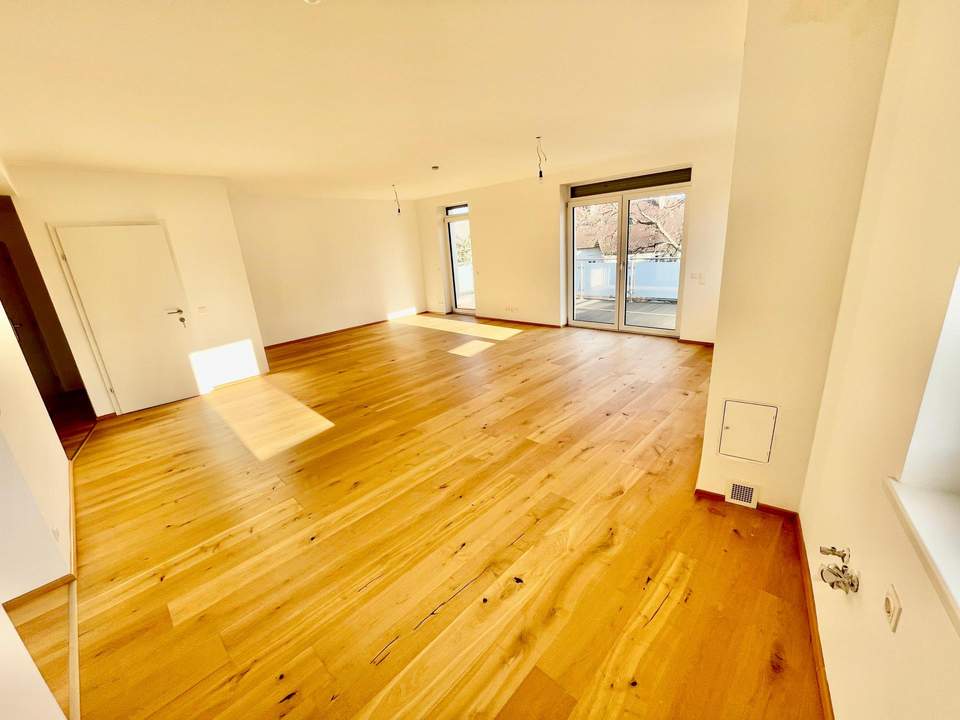 ERSTBEZUG! Platz für die Familie mit großzügiger Raumordnung und großer Dachterrasse