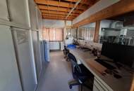 Gebäude mit Lager, großem Grundstück, Tankstelle und Wohnung in bester Lage (Provisionsfrei)