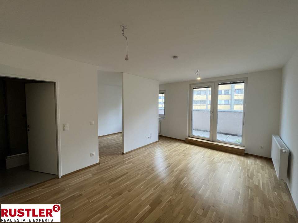 Helle Neubauwohnung mit Terrasse!