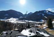 Altbestand auf großem Grundstück in Hanglage