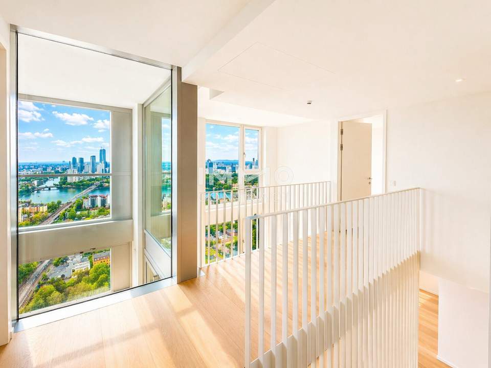 Penthouse Vienna: Duplex Sky Residence with Danube & City View