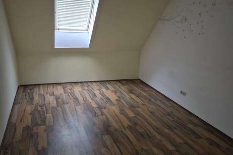 Große 4-Zimmer-Wohnung Nähe Hauptplatz, Wohnung-miete, 902,00,€, 2070 Hollabrunn