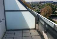 Sonnige 3-Zimmer DG-Wohnung mit Terrasse und inkl. Tiefgaragenstellplatz nahe U6/Burggasse!