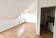 3-Zimmer Dachgeschoss mit hofseitiger Terrasse - U-Bahn in fußläufig erreichbar