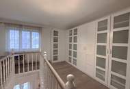 GROSSER EBENER GARTEN MIT TEILSANIERTEM HAUS MIT 2 WOHNEINHEITEN NAHE WIEN