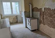 Sanierungsbedürftiges Haus mit riesigem Grundstück und Nebengebäuden