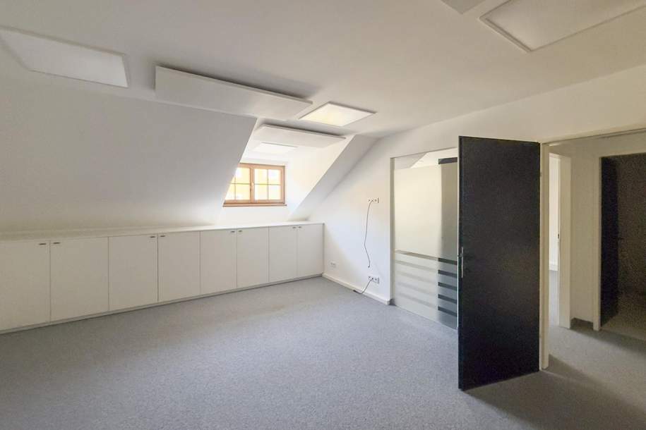 Zentral gelegene Bürofläche, Gewerbeobjekt-miete, 1.984,91,€, 5310 Vöcklabruck