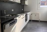 Bezugsfertige Familienwohnung Nähe American International School !!