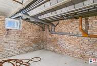 Großzügiges Ein- bzw. Zweifamilienhaus mit großem Garten und Garage