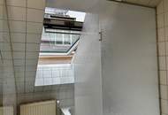 Tolle 3-Zimmer DG-Wohnung mit Balkon - teilweise hohe Räume im Altbau mit 1xSchlafzimmer in den Innenhof - WG geeignet