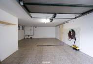 Unterkellerter Bungalow mit traumhaftem Garten u. Doppelgarage in zentraler Lage!