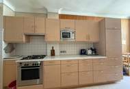Zentral begehbare 2 bis 3-Zimmer-Wohnung mit zwei Loggien