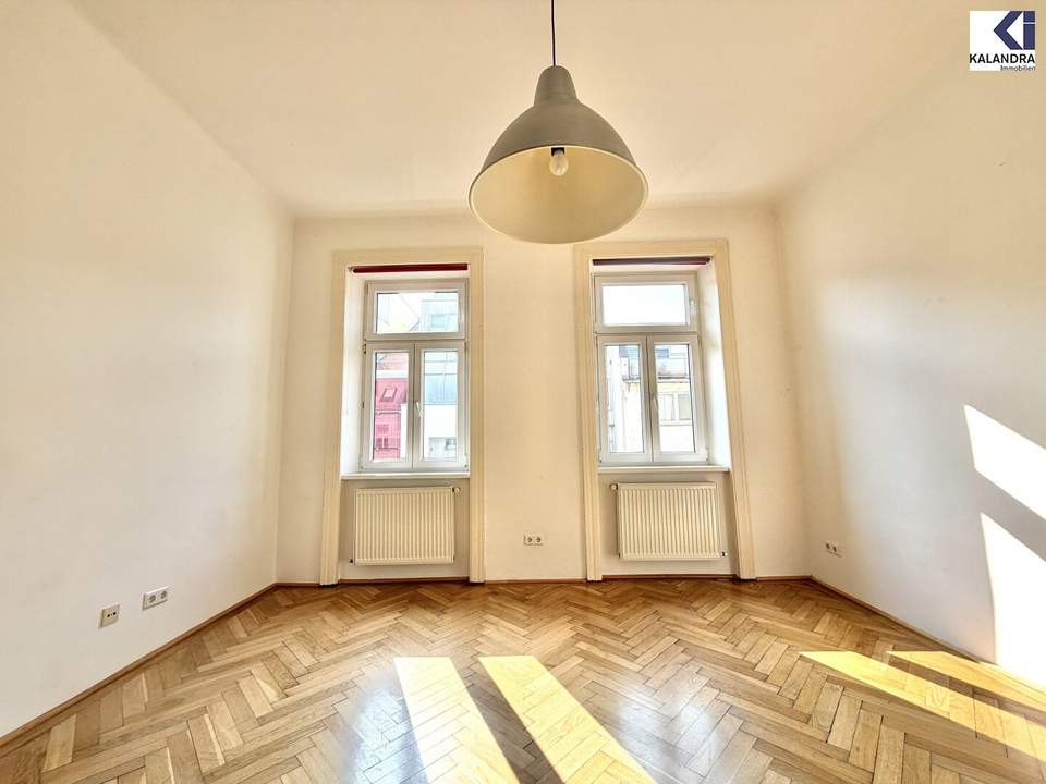 360 TOUR // SCHÖNE RENOVIERTE ALTBAUWOHNUNG