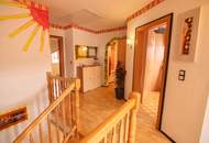 Großes Wohnhaus mit Heurigenlokal / 5 Gästezimmern und einem Miethaus