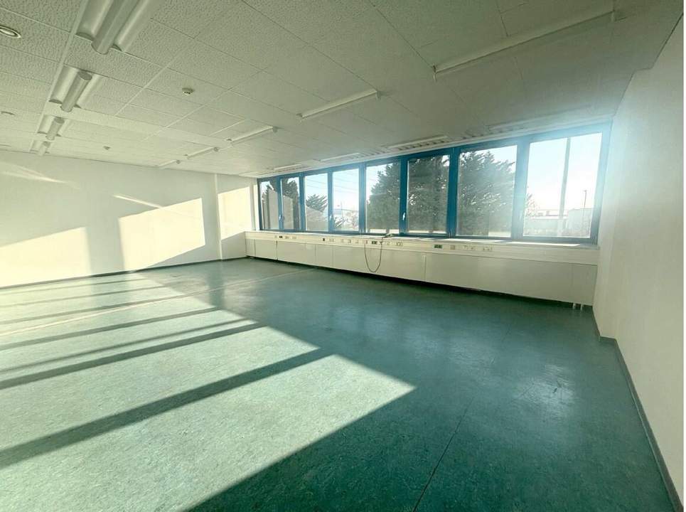 Trieser Straße - IKANO 75qm Bürofläche