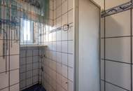 ++NEU++ Ruhige 2-Zimmer Altbau-Wohnung mit getrennter Küche, viel Umbau-Potenzial!