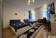Viel Platz, viele Möglichkeiten - 3-Zimmer Altbauwohnung mit 2 Bädern und flexibler Raumaufteilung