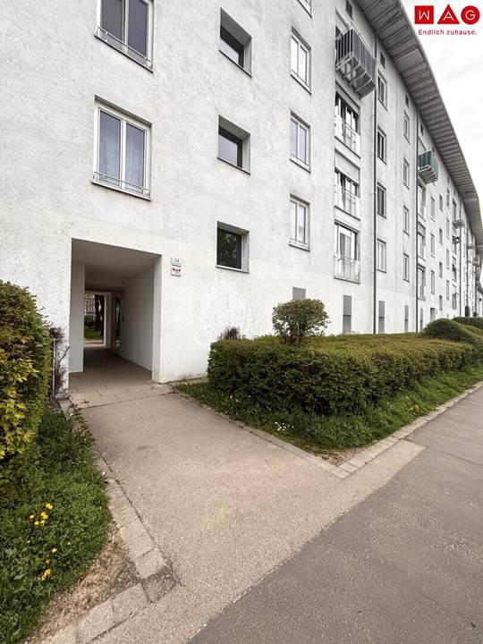 Viel Platz zum Wohnen: 3,5 Räume mit einer Ess-Veranda, Lift und Parkplatz in Linz/Ebelsberg! Ab SOFORT verfügbar!