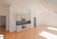 Großzügige, sonnige DG-Neubauwohnung mit hofseitiger Terrasse nahe Einkaufsstraße & U6 - ab 1.12.25!