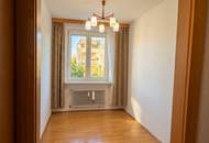 Großzügige, renovierungsbedürftige 4,5-Zimmer-Wohnung mit Loggia in Top-Lage in St. Martin