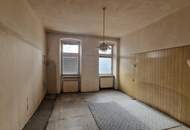 POTENTIAL/Sanierungsbedürftige Altbauwohnung beim Bahnhof Meidling + direkte U6 Nähe!!