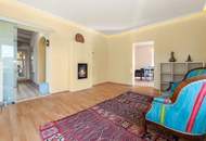 Wohnhaus mit Nebengebäude in zentraler Lage