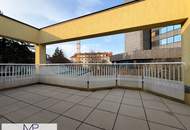Ruhige, lichtdurchflutete 3-Zimmer-Dachgeschosswohnung mit zwei großzügigen Terrassen!