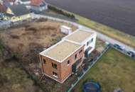 Ein bisschen anders gewünscht! Erstbezugsdoppelhaushälfte in Lassee!