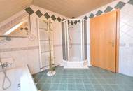 Einfamilienhaus mit Vollkeller samt angebauter Garage und überdachter Terrasse in ruhiger und sonniger Sackgassenlage !
