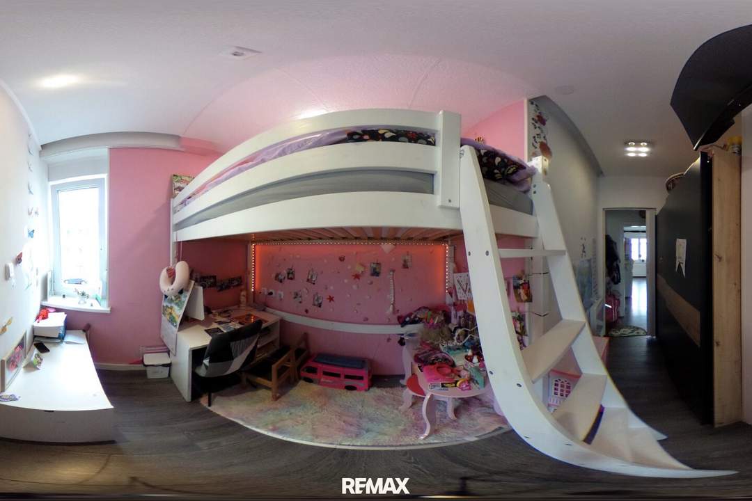 Die Sterne zum Greifen nahe! Teilsanierte 64 m² drei-Zimmer-Wohnung mit Carportplatz neben Mercedes Pappas in Graz-Gösting