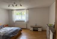Großzügiges sanierungsbedürftiges Wohnhaus