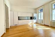 Großzügige Altbauwohnung mit kleinem Balkon in repräsentativen Stilaltbau