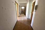 Sanierungsbedürftige 2 Zimmer Wohnung in S-Bahn-Nähe - KEIN LIFT!