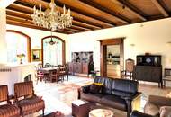 Französisches Jagd-Chalet – nur 30 Minuten von Wien: 2.480 m² Grundstück in unverbaubarer Ruhelage