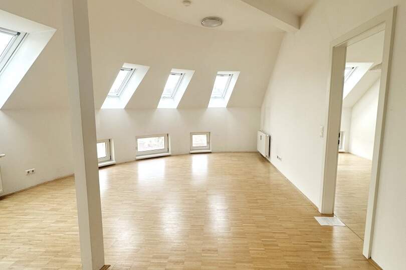 ERSTBEZUG! Schöne, generalsanierte 2 Zimmerwohnung im Dachgeschoss!, Wohnung-miete, 846,78,€, 8010 Graz(Stadt)