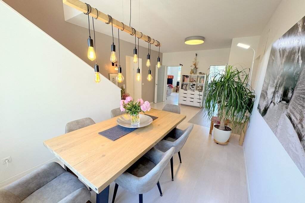 Exklusive neuwertige Maisonette mit 3 Zimmern, Balkon & Terrasse in 1170 Wien!