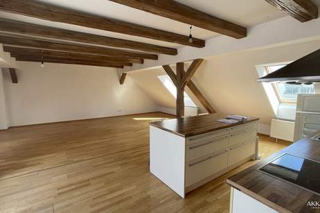 Dachgeschosswohnung mit historischem Flair und Terrasse direkt am Schrannenplatz, Wohnung-miete, 1.628,22,€, 2340 Mödling