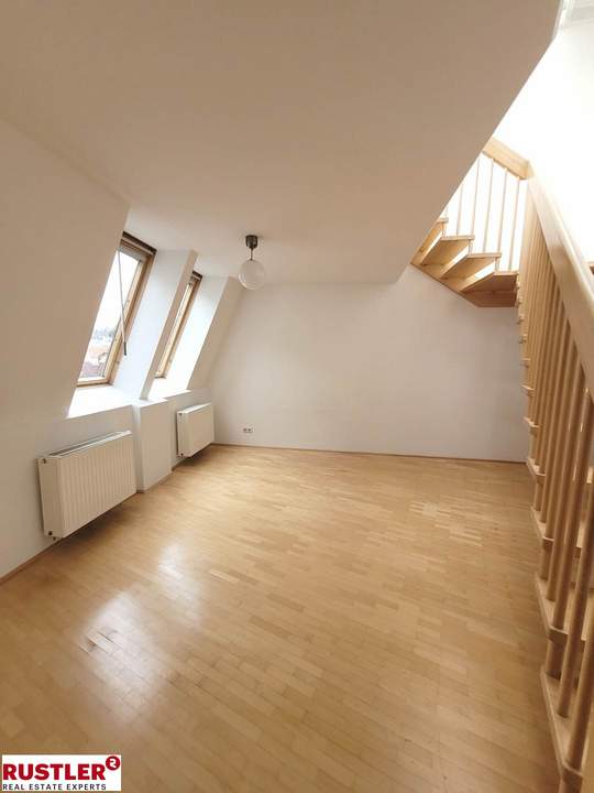 3 Zimmer Maisonetten-Wohnung mit Terrasse in der Ferrogasse